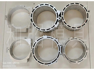 氣缸水套機殼模具